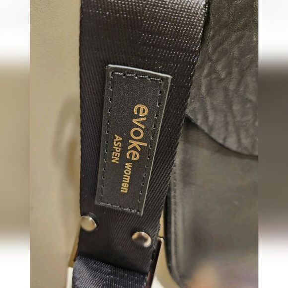 NWT Evoke Aspen "Paulina" Black Stingray  Leather w/Agate Crossbody Bag Ret.$240 - Picture 5 of 8